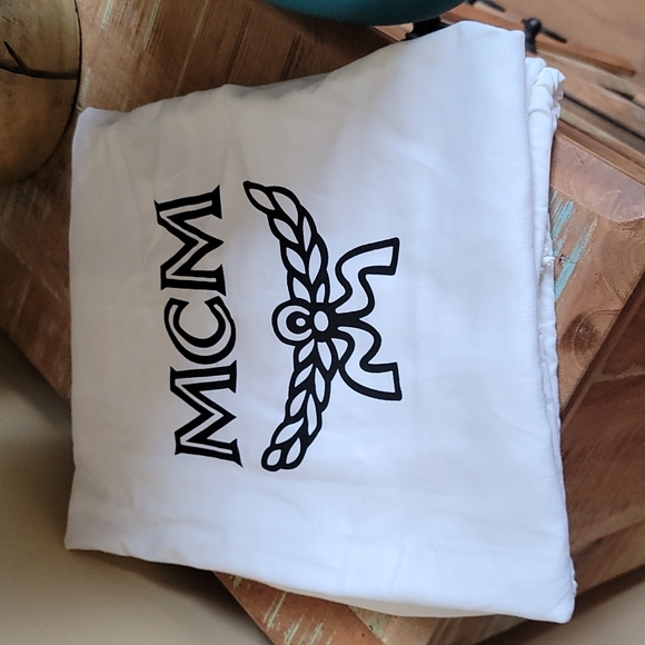 New MCM Pink Visetos Weekender - 18x8 - Picture 13 of 16